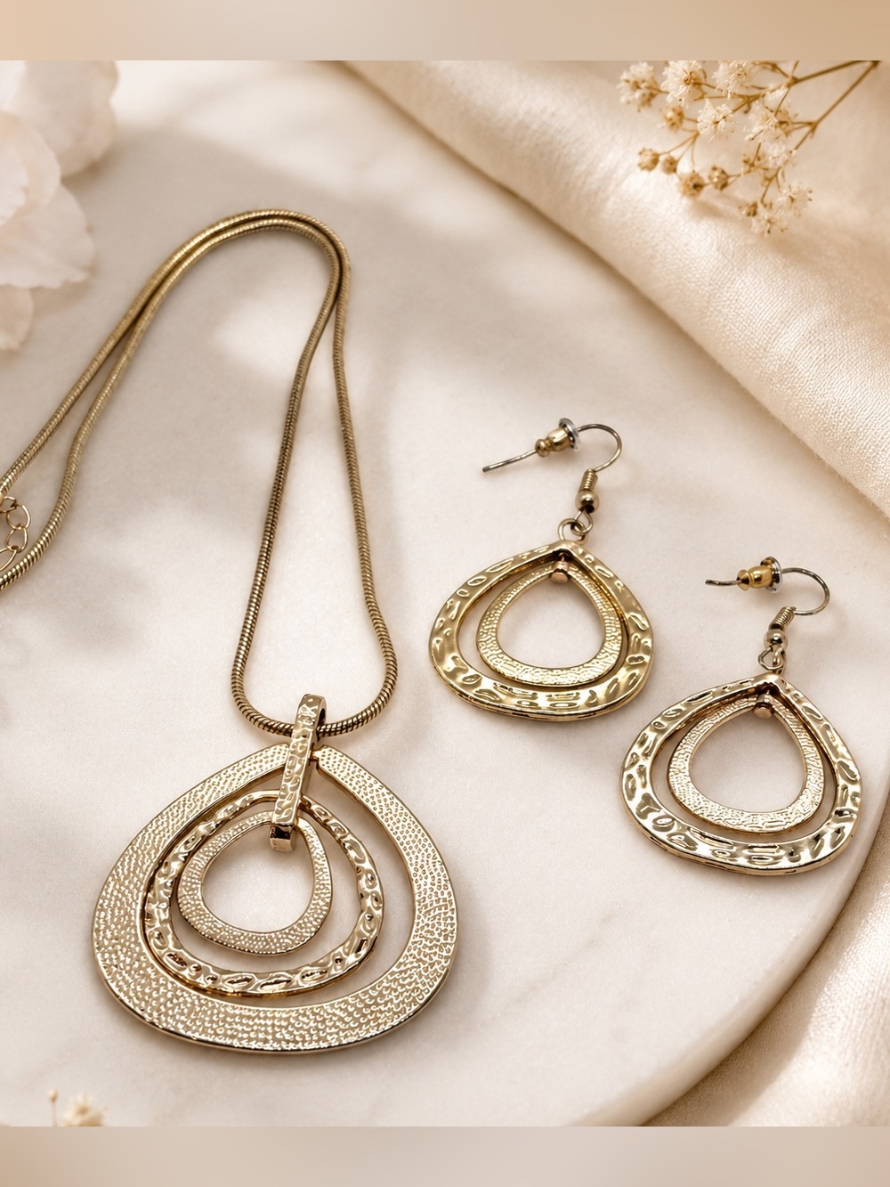 Vintage Gold Tone Layered Teardrop Pendant Necklace And Earrings Set Art Deco